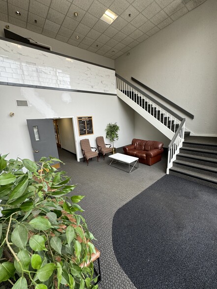 110 Winn St, Woburn, MA for lease - Interior Photo - Image 3 of 18