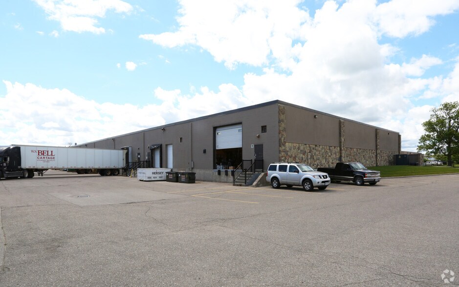 558 Massey Rd, Guelph, ON à louer - Photo du bâtiment - Image 2 de 2