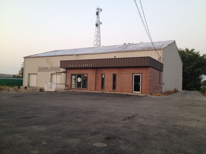 722 S Liberty St, Muncie, IN à vendre - Photo du bâtiment - Image 2 de 9