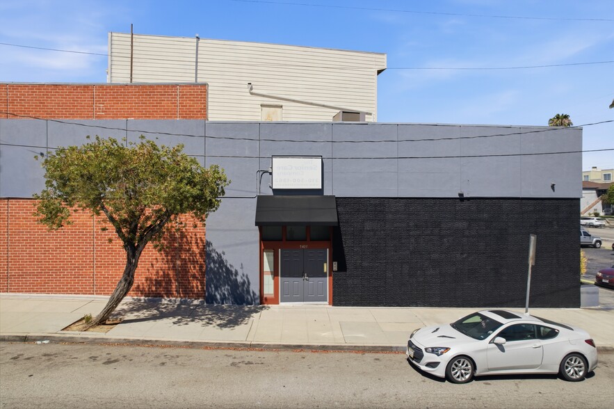 5401 W Alvern Cir, Los Angeles, CA for lease - Building Photo - Image 2 of 7