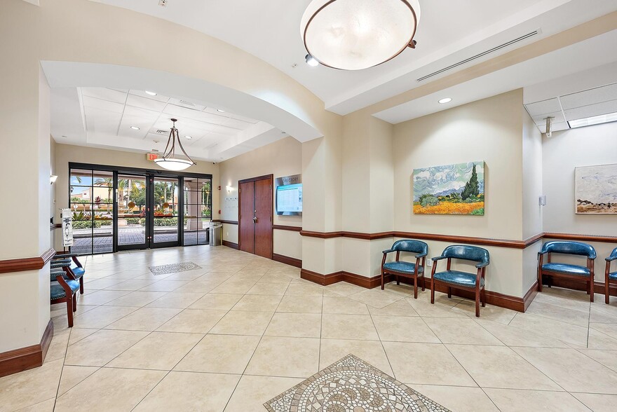 10151 Enterprise Center Blvd, Boynton Beach, FL for lease - Lobby - Image 3 of 4