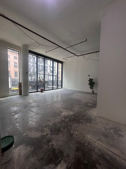 809 Broadway, New York, NY à louer - Photo intérieure - Image 2 de 11