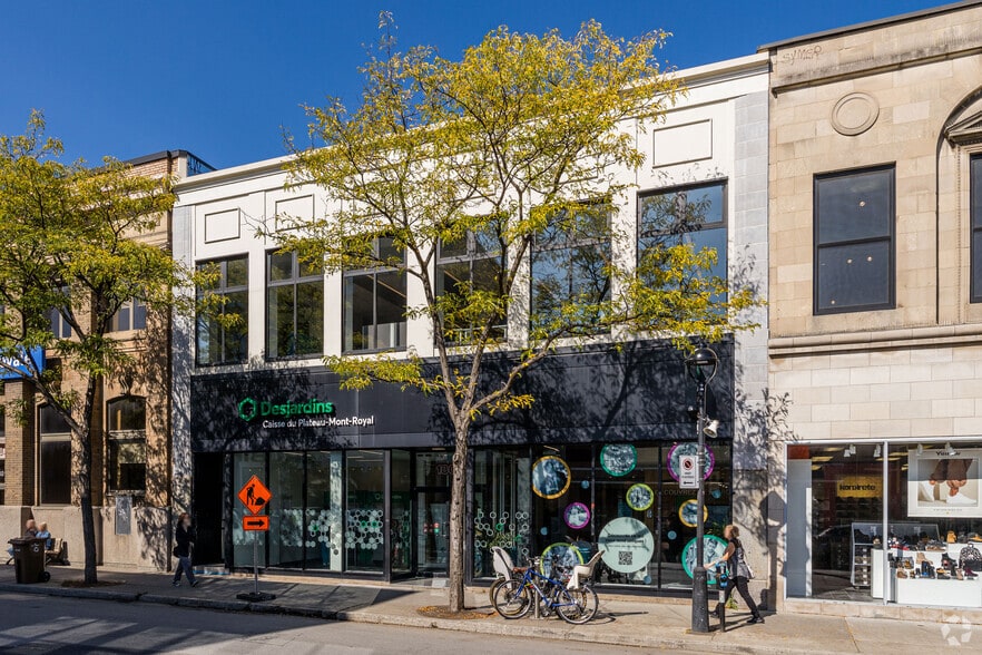 1807-1809 Av Du Mont-Royal E, Montréal, QC à vendre - Photo du bâtiment - Image 3 de 4