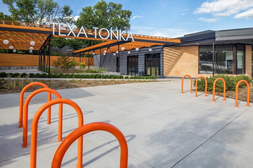 8000-8140 Minnetonka Blvd, Minneapolis, MN à louer - Photo du bâtiment - Image 3 de 3