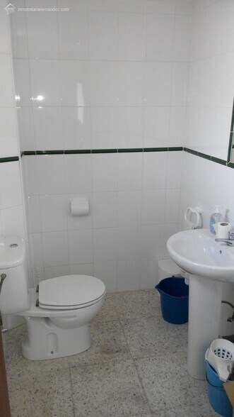 Commerce de détail dans Cáceres à vendre - Photo du bâtiment - Image 3 de 5