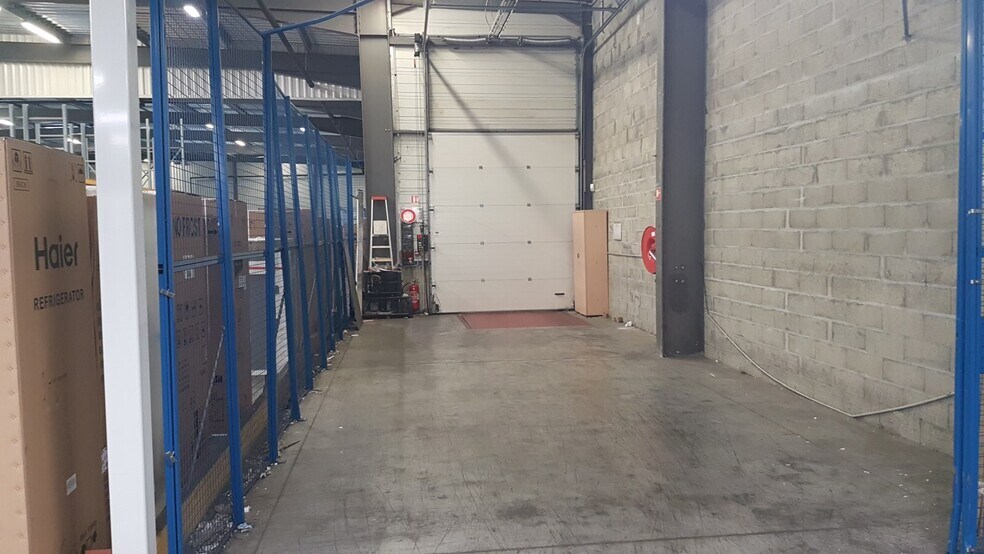 Industrial in Le Haillan for lease - Building Photo - Image 3 of 7