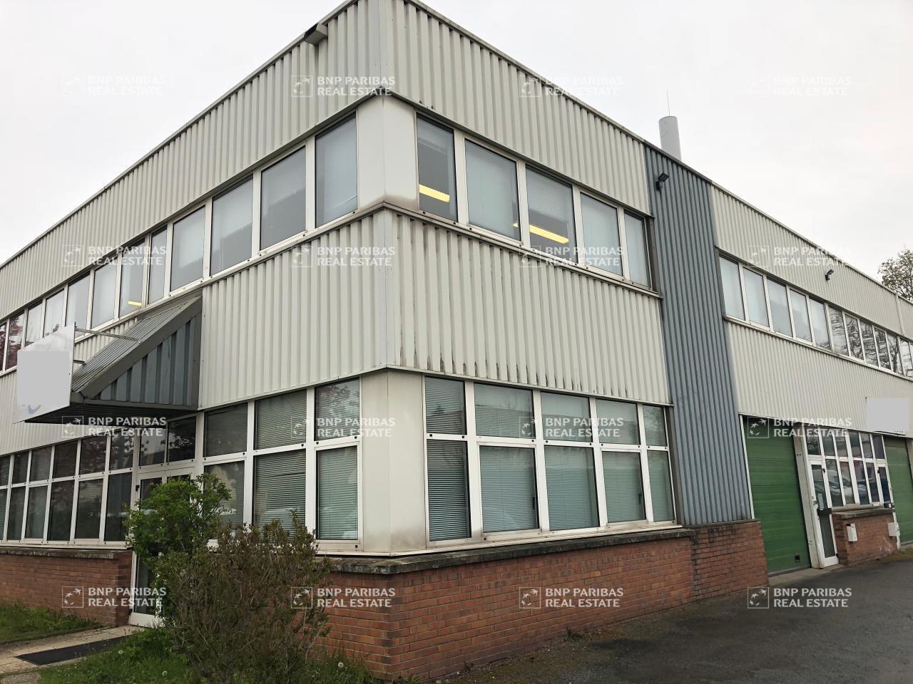Flex in Les Essarts-le-Roi for sale Building Photo- Image 1 of 7