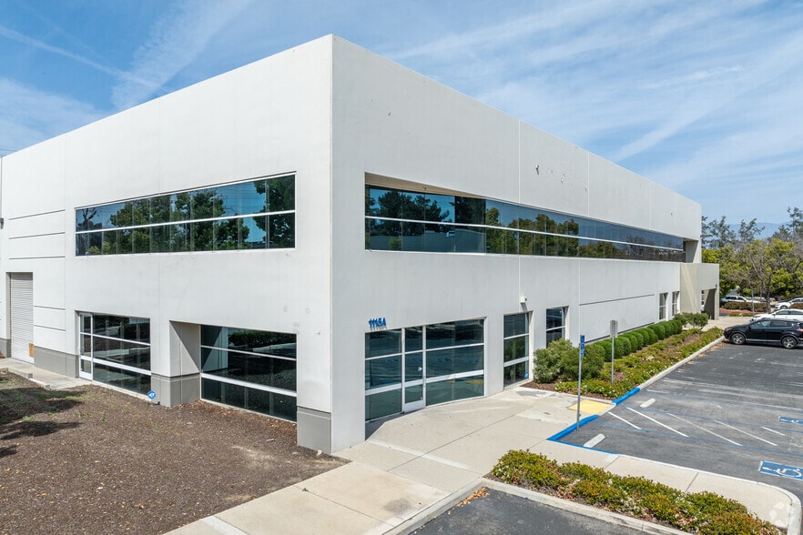 1115 Research Dr, Redlands, CA à louer - Photo du bâtiment - Image 3 de 15