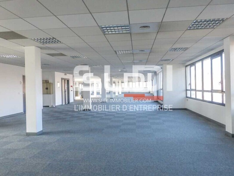 1 Chemin Jean-Marie Vianney, Écully for lease - Interior Photo - Image 2 of 7