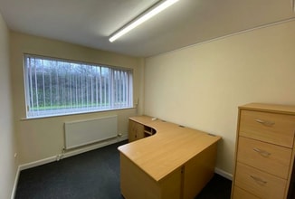 Hull Rd, Hull for lease Interior Photo- Image 2 of 3