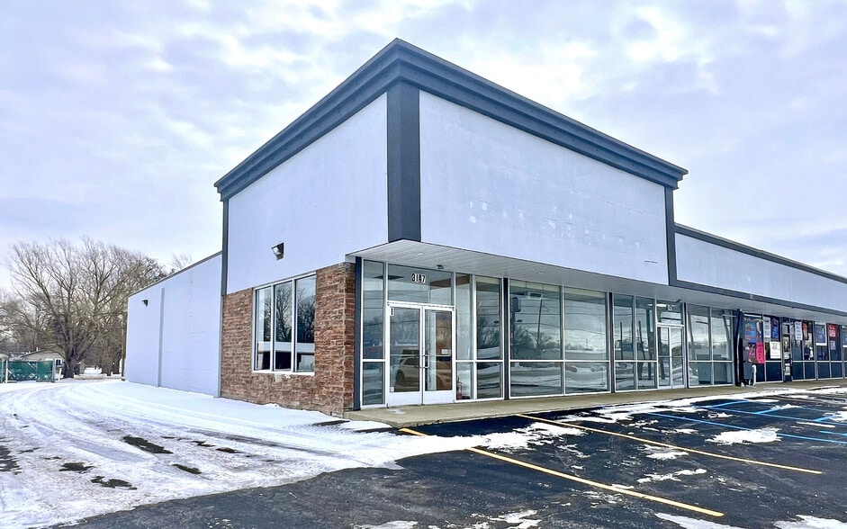 3147 S Dort Hwy, Burton, MI à vendre - Photo du bâtiment - Image 3 de 7