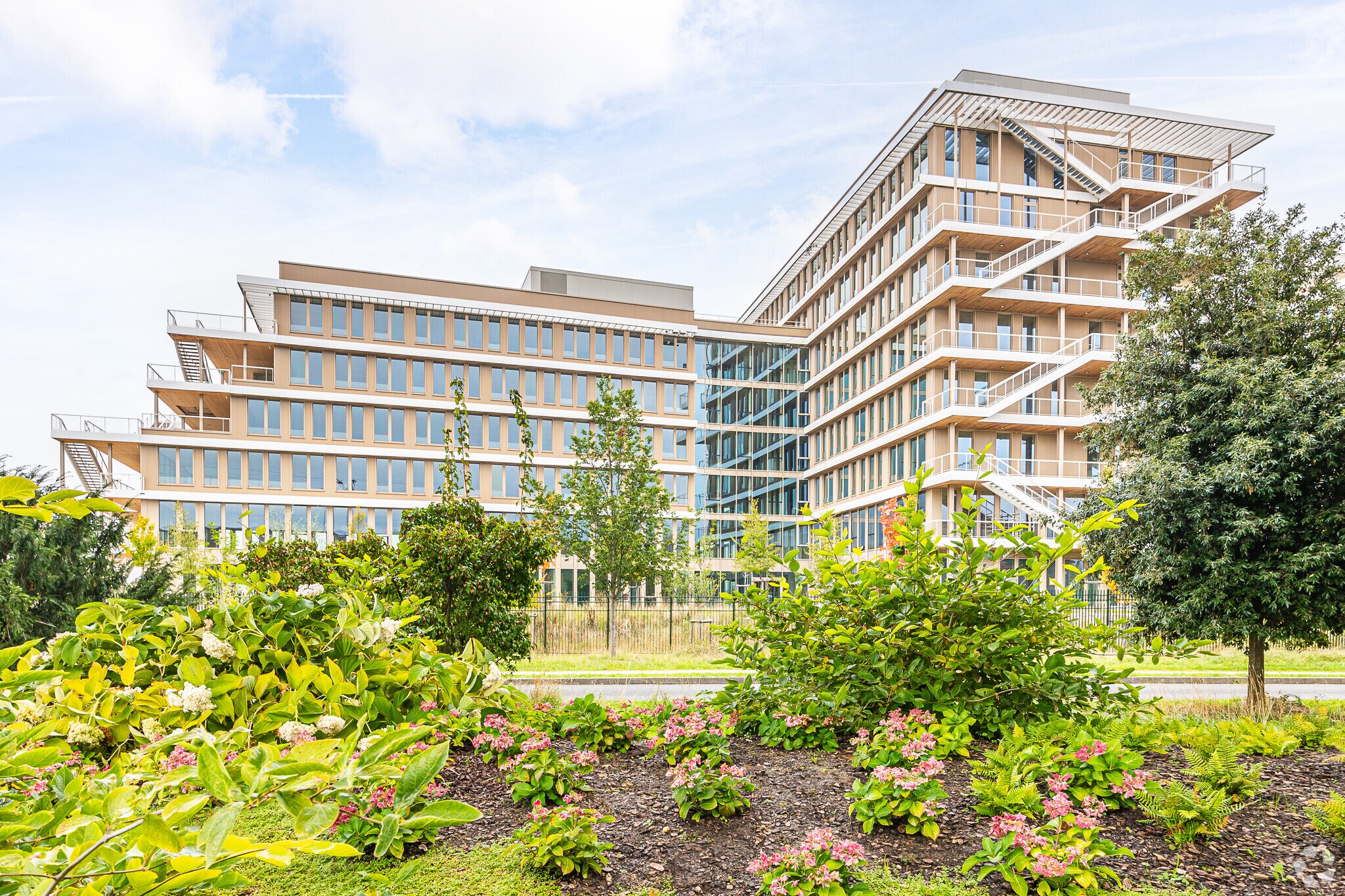 1 Place Des Papeteries, Nanterre à louer Photo principale- Image 1 de 4
