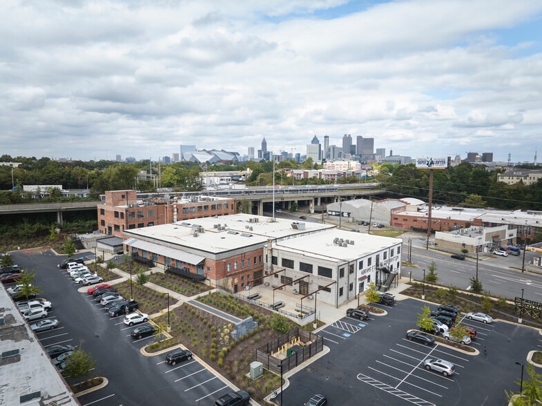 565 Northside Dr, Atlanta, GA à louer - Photo du bâtiment - Image 2 de 25