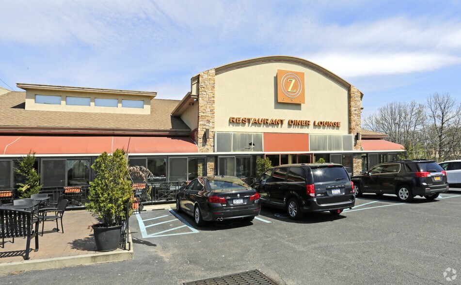 1821 Richmond Ave, Staten Island, NY for lease - Building Photo - Image 2 of 16