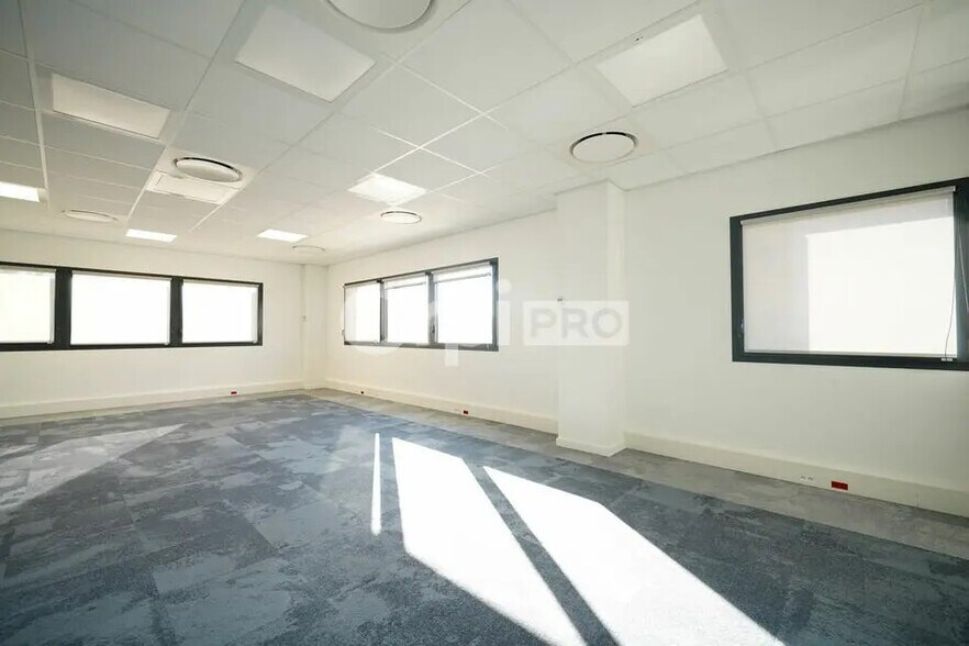 Flex dans Saint-Priest à louer - Photo intérieure - Image 3 de 24