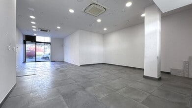 Retail in Terrassa, Barcelona for lease Interior Photo- Image 2 of 15