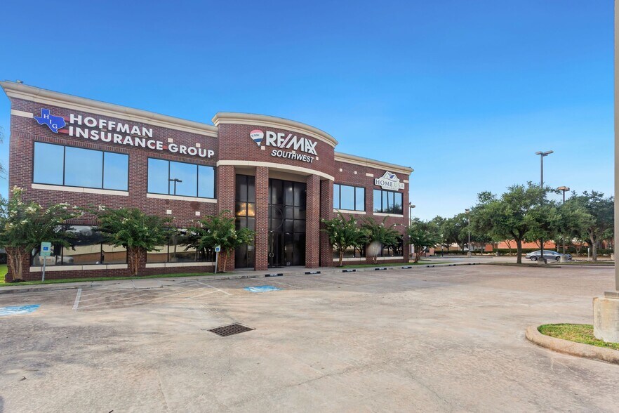 14905 Southwest Fwy, Sugar Land, TX à louer - Photo du bâtiment - Image 1 de 21