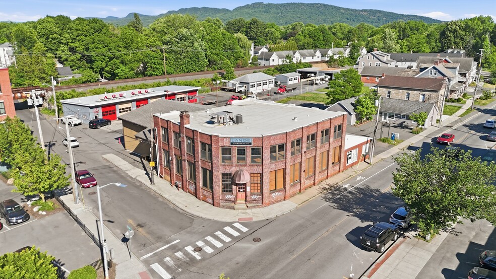 300 Pleasant St, Northampton, MA for lease - Building Photo - Image 3 of 8