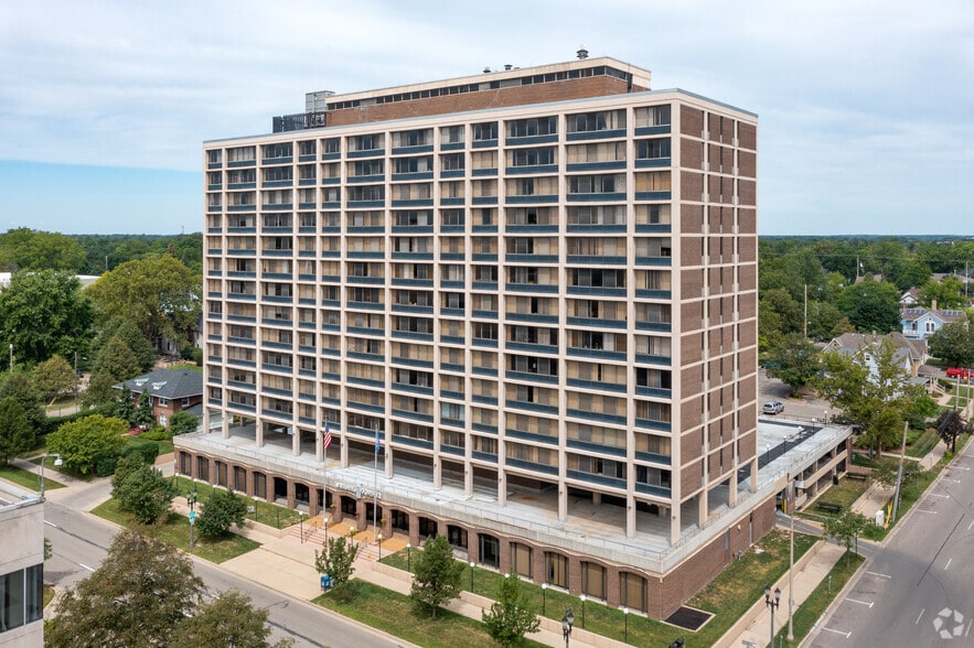 610 W Ottawa St, Lansing, MI for lease - Primary Photo - Image 2 of 16