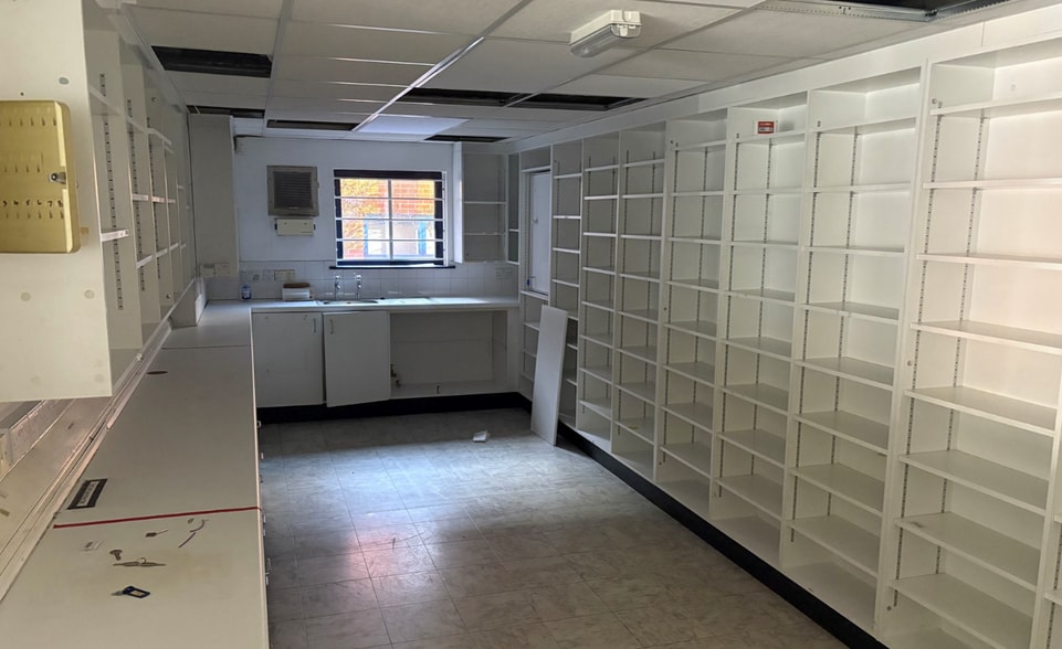 103-113 Ravenhill Rd, Belfast for lease - Interior Photo - Image 2 of 7