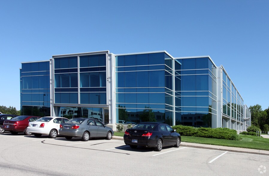 7702 Woodland Dr, Indianapolis, IN à vendre - Photo du bâtiment - Image 2 de 5