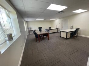 800 Oaklawn Ave, Cranston, RI for lease Interior Photo- Image 2 of 5