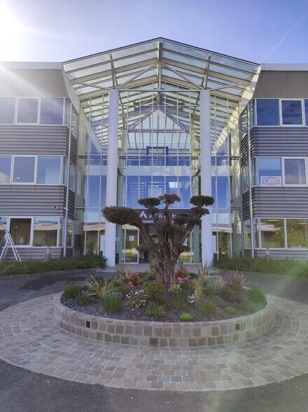 Office in Argenteuil for lease - Building Photo - Image 2 of 18