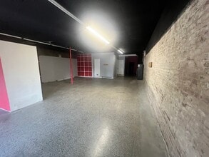 1340 E Division St, Evansville, IN à louer Photo intérieure- Image 1 de 4