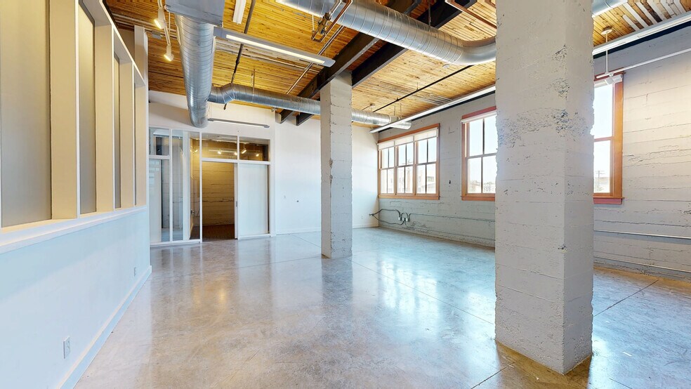 107 SE Washington St, Portland, OR à louer - Numérisation 3D de Matterport - Image 3 de 30