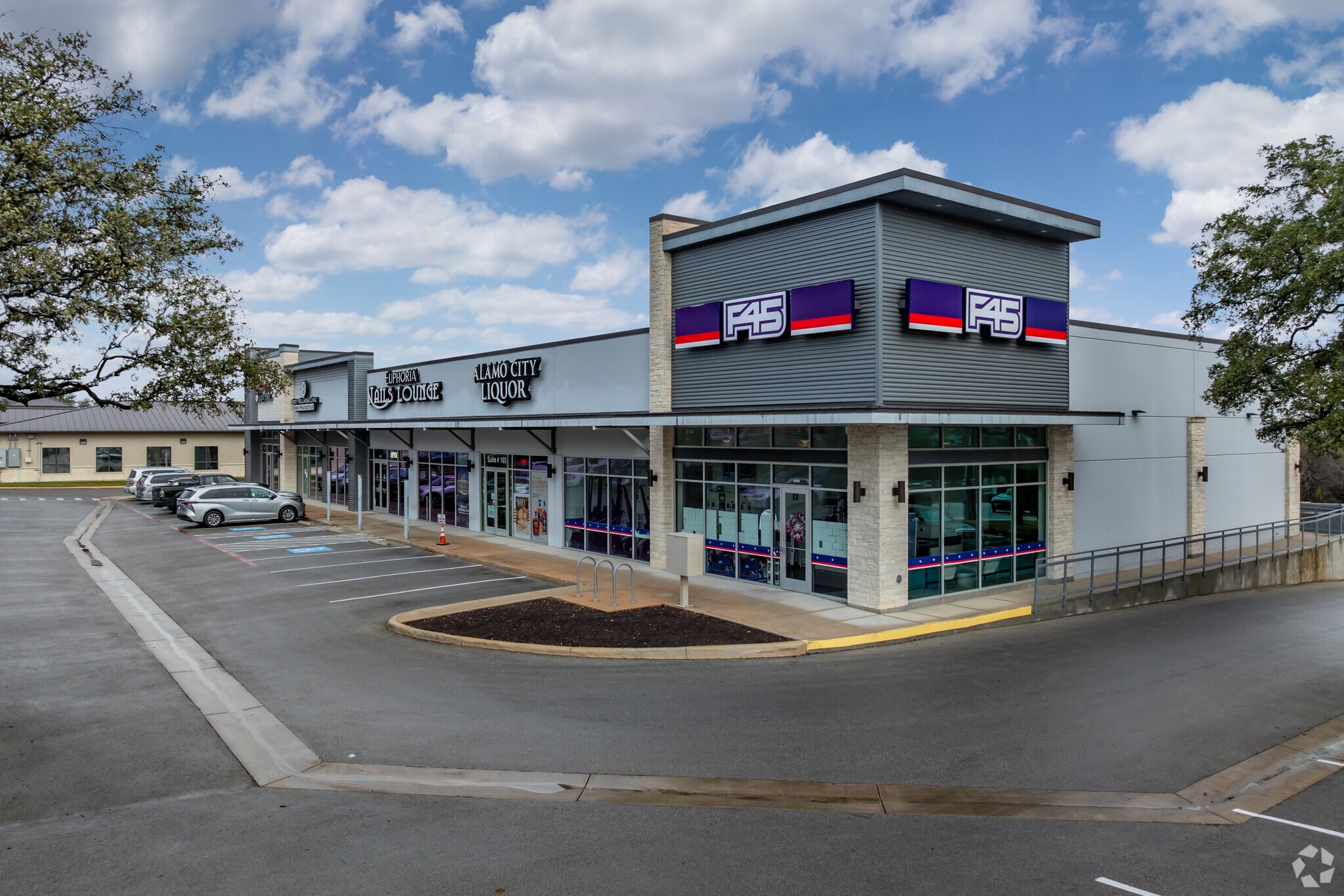 11911 Culebra Rd, San Antonio, TX for lease Primary Photo- Image 1 of 11