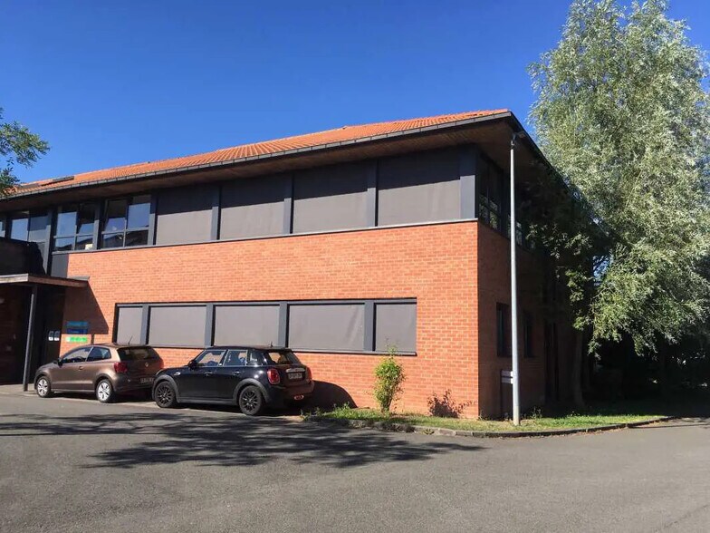 Office in Wambrechies for lease - Building Photo - Image 3 of 8