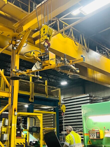 200 N Hardman Ave, South Saint Paul, MN à vendre - Photo du bâtiment - Image 2 de 9