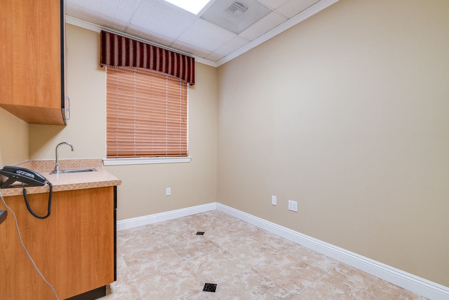 41680 Ivy St, Murrieta, CA for lease - Interior Photo - Image 3 of 30