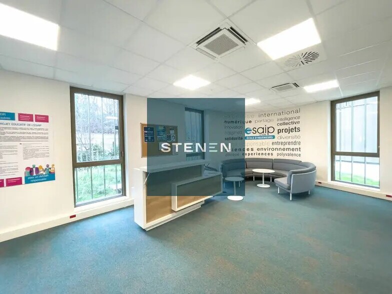 Office in Aix-en-Provence for lease - Building Photo - Image 2 of 14
