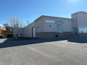 2724 Chamberland St, Rockland, ON for lease Building Photo- Image 1 of 30