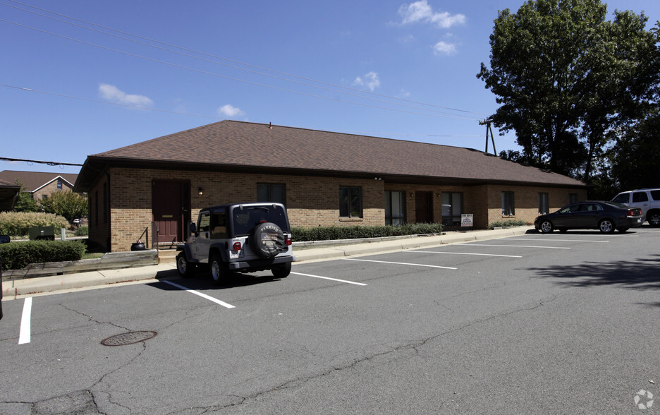 4300 Ridgewood Center Dr, Dale City, VA for lease - Primary Photo - Image 1 of 4