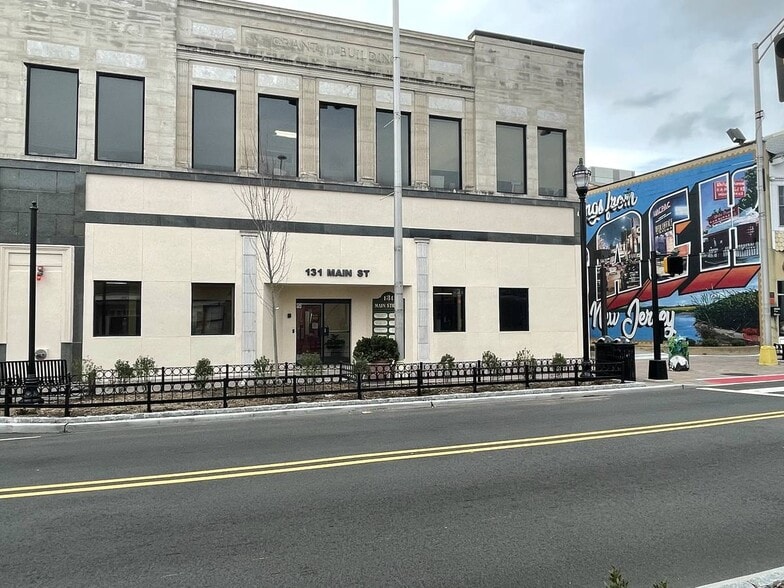 131 Main St, Hackensack, NJ for lease - Building Photo - Image 1 of 17