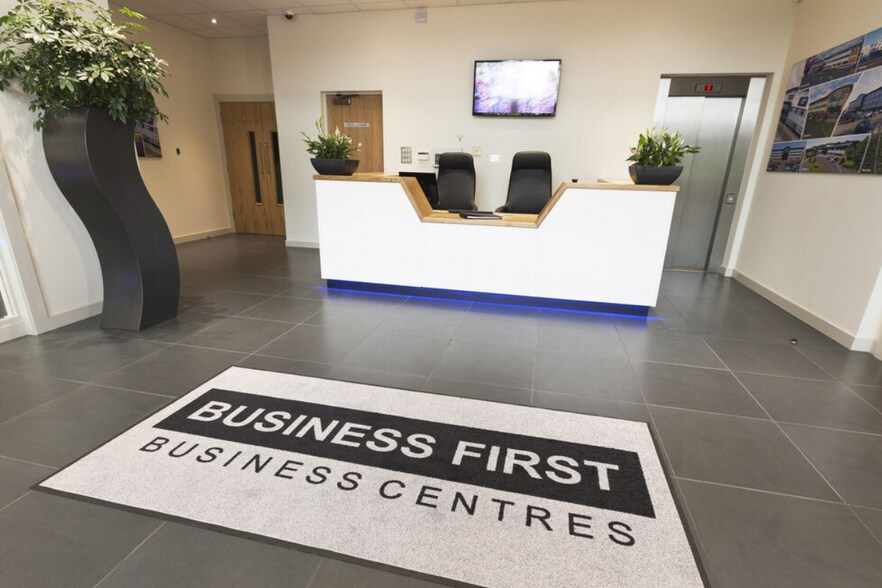 Burnbrae Rd, Linwood à louer - Hall d’entrée - Image 3 de 33