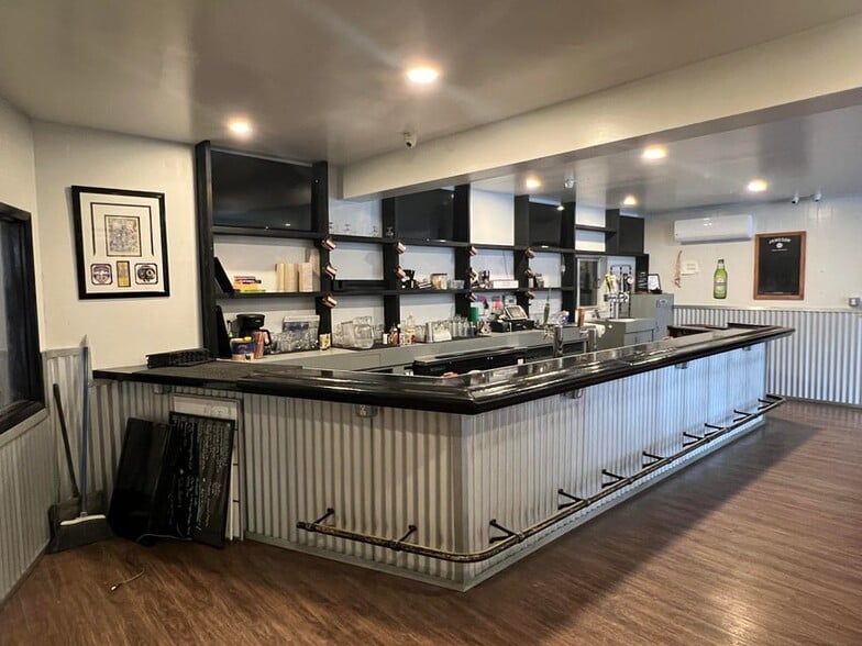 1417 Glendale Dr, Mckinleyville, CA for lease - Interior Photo - Image 2 of 18