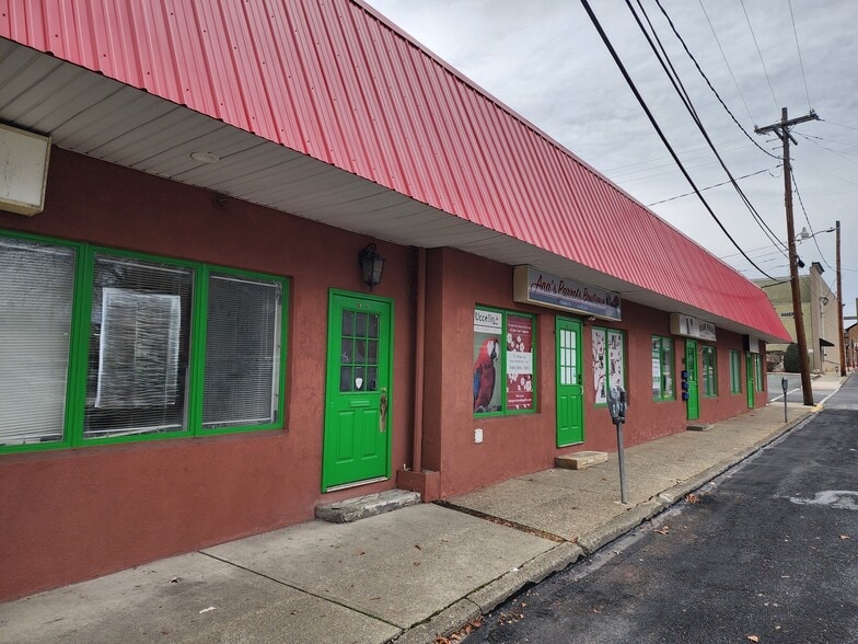 19 Williams St, Stroudsburg, PA for lease - Building Photo - Image 2 of 5