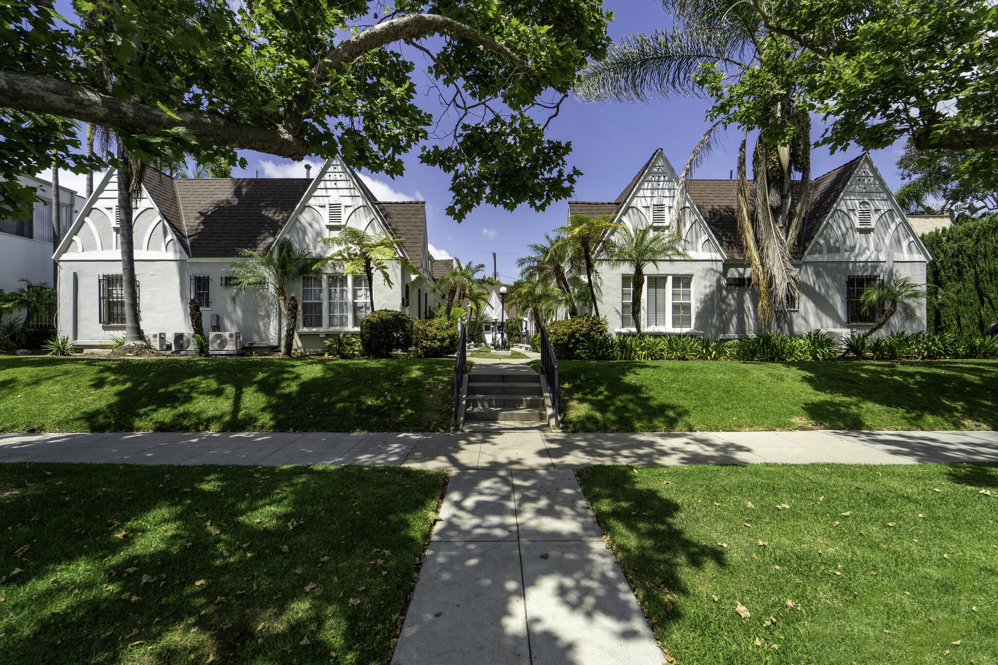 537 N Orange Dr, Los Angeles, CA for sale Primary Photo- Image 1 of 43