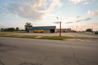 Plus de détails pour 901 Lewark St, Coffeyville, KS - Commerce de détail à vendre
