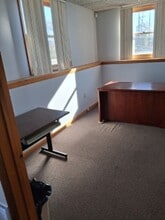 416 Green Ln, Bristol, PA for lease Interior Photo- Image 1 of 1