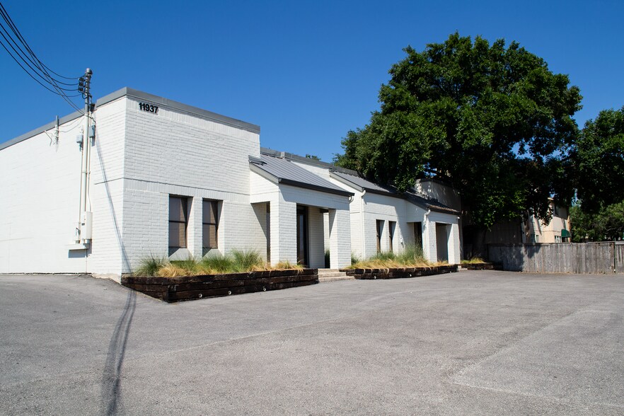 11937 Jones Maltsberger Rd, San Antonio, TX à louer - Photo du bâtiment - Image 2 de 6