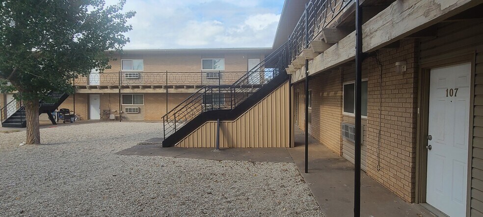711 S Austin Ave, Tulia, TX à vendre - Photo du bâtiment - Image 2 de 12