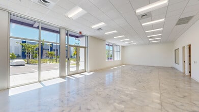 NW 107th Ave, Doral, FL à louer Numérisation 3D de Matterport- Image 1 de 10