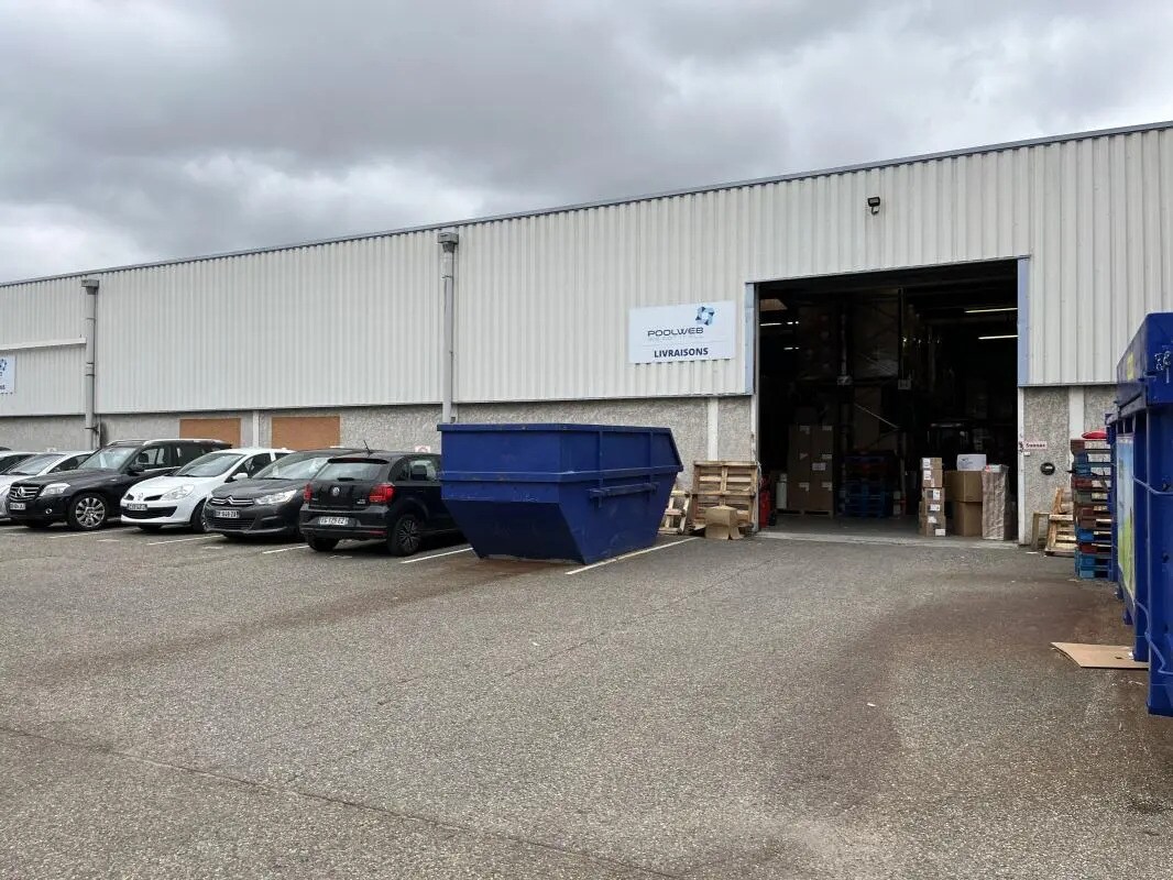 Flex in Chassieu for lease Building Photo- Image 1 of 11