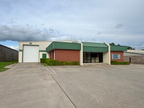 2005 N Willow Ave, Broken Arrow, OK for lease Building Photo- Image 1 of 16