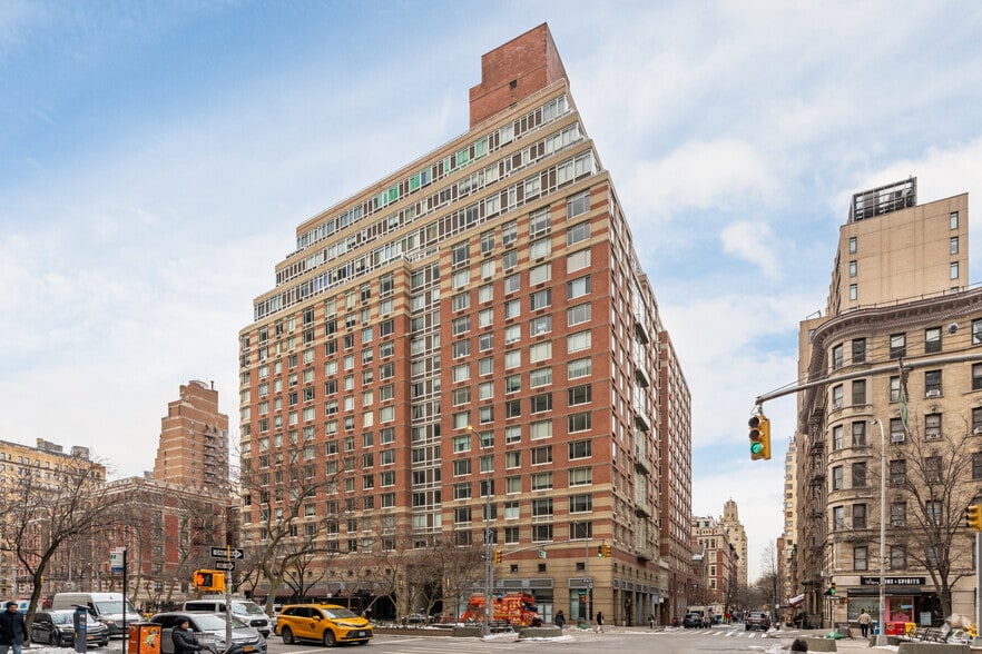 2373 Broadway, New York, NY for lease - Building Photo - Image 1 of 3