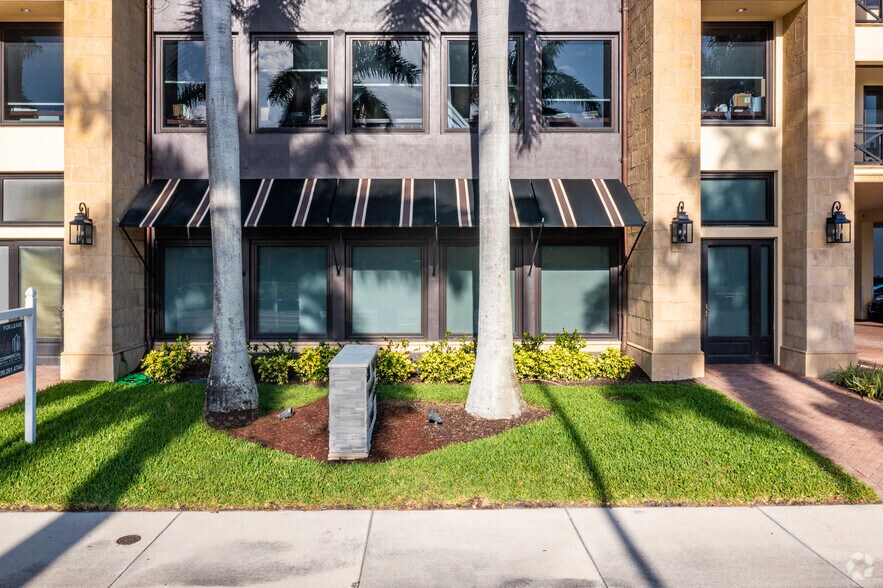 633 9th St N, Naples, FL à louer - Photo du bâtiment - Image 2 de 5
